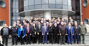 KAYMAKAM YAKUTA MUHTARLAR VE MUHTAR ADAYLARI İLE BİR ARAYA GELDİ