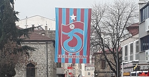 VAKFIKEBİR BORDO MAVİ BAYRAKLAR İLE SÜSLENDİ