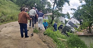 ŞALPAZARI YOLUNDA KAZA 8 YARALI VAR